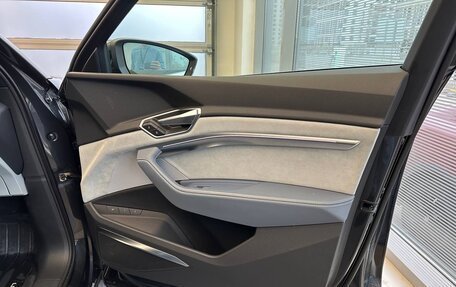 Audi e-tron Sportback I, 2021 год, 5 990 000 рублей, 15 фотография