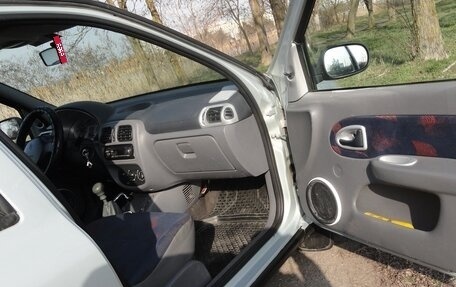 Renault Clio III, 2000 год, 220 000 рублей, 4 фотография