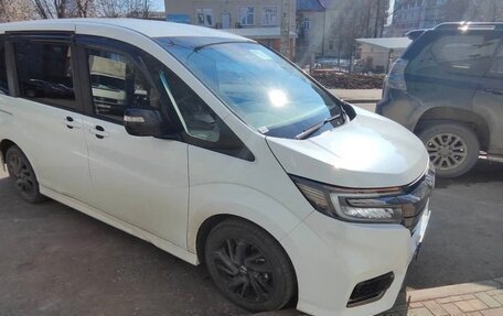 Honda Stepwgn IV, 2019 год, 2 380 000 рублей, 4 фотография