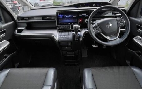 Honda Stepwgn IV, 2019 год, 2 380 000 рублей, 6 фотография