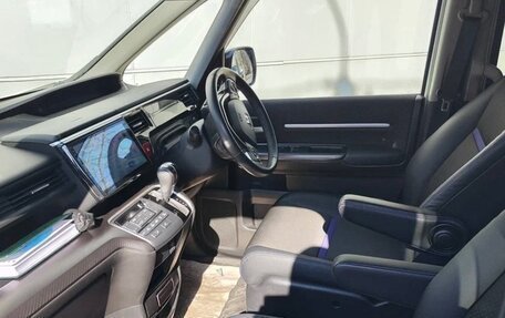 Honda Stepwgn IV, 2019 год, 2 380 000 рублей, 7 фотография