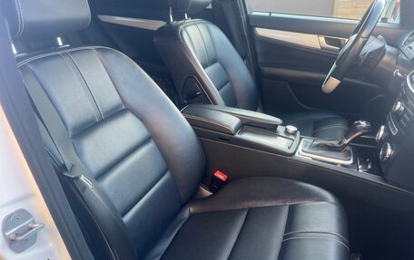 Mercedes-Benz C-Класс, 2011 год, 1 350 000 рублей, 19 фотография