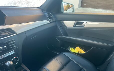 Mercedes-Benz C-Класс, 2011 год, 1 350 000 рублей, 34 фотография