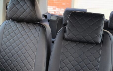 Volkswagen Touran III, 2010 год, 850 000 рублей, 6 фотография