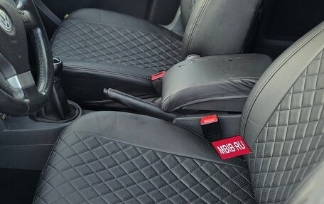 Volkswagen Touran III, 2010 год, 850 000 рублей, 8 фотография