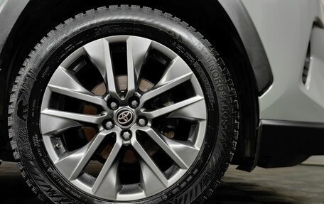 Toyota RAV4, 2020 год, 3 990 000 рублей, 9 фотография