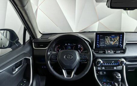 Toyota RAV4, 2020 год, 3 990 000 рублей, 20 фотография