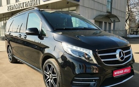 Mercedes-Benz V-Класс, 2019 год, 4 600 000 рублей, 1 фотография