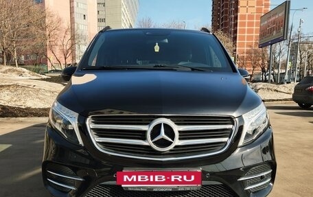 Mercedes-Benz V-Класс, 2019 год, 4 600 000 рублей, 4 фотография