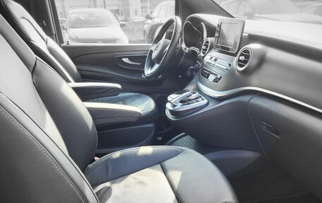 Mercedes-Benz V-Класс, 2019 год, 4 600 000 рублей, 21 фотография