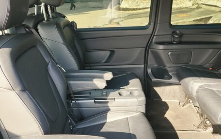 Mercedes-Benz V-Класс, 2019 год, 4 600 000 рублей, 36 фотография