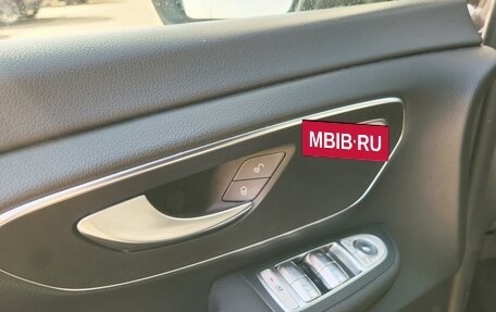 Mercedes-Benz V-Класс, 2019 год, 4 600 000 рублей, 29 фотография