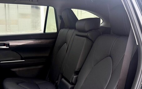 Toyota Highlander, 2026 год, 5 850 000 рублей, 21 фотография