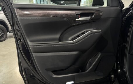 Toyota Highlander, 2026 год, 5 690 000 рублей, 26 фотография