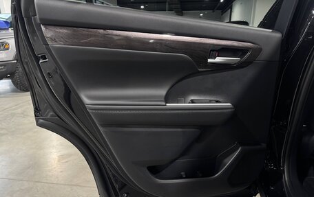 Toyota Highlander, 2026 год, 5 690 000 рублей, 30 фотография