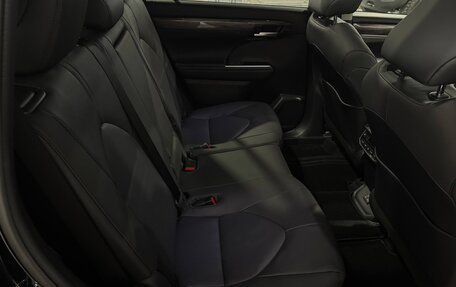 Toyota Highlander, 2026 год, 5 690 000 рублей, 33 фотография