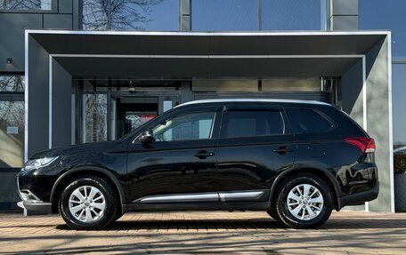 Mitsubishi Outlander III рестайлинг 3, 2017 год, 1 990 000 рублей, 8 фотография