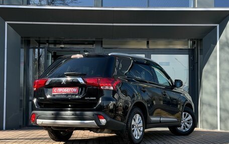 Mitsubishi Outlander III рестайлинг 3, 2017 год, 1 990 000 рублей, 5 фотография