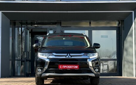 Mitsubishi Outlander III рестайлинг 3, 2017 год, 1 990 000 рублей, 2 фотография