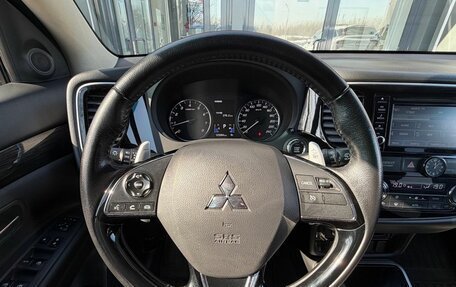 Mitsubishi Outlander III рестайлинг 3, 2017 год, 1 990 000 рублей, 22 фотография