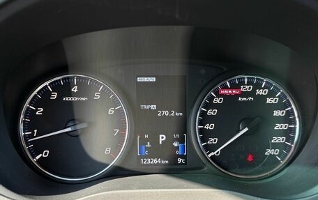 Mitsubishi Outlander III рестайлинг 3, 2017 год, 1 990 000 рублей, 16 фотография