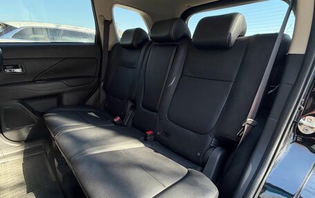 Mitsubishi Outlander III рестайлинг 3, 2017 год, 1 990 000 рублей, 35 фотография