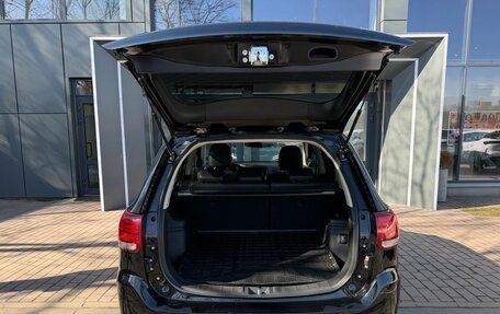 Mitsubishi Outlander III рестайлинг 3, 2017 год, 1 990 000 рублей, 37 фотография