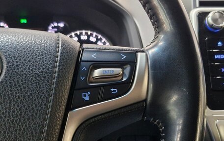 Toyota Land Cruiser Prado 150 рестайлинг 2, 2019 год, 5 610 000 рублей, 3 фотография