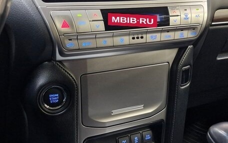 Toyota Land Cruiser Prado 150 рестайлинг 2, 2019 год, 5 610 000 рублей, 6 фотография