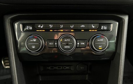 Volkswagen Tiguan II, 2019 год, 3 200 000 рублей, 32 фотография