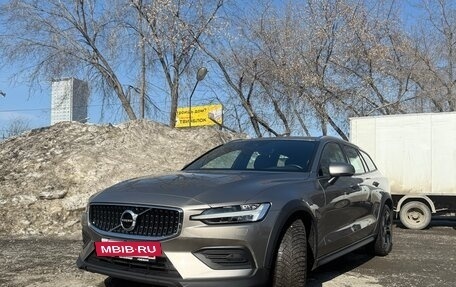 Volvo V60 II, 2020 год, 4 500 000 рублей, 4 фотография
