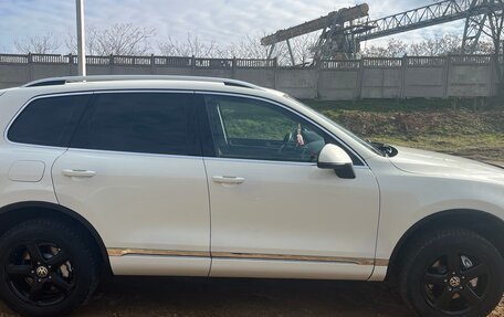 Volkswagen Touareg III, 2011 год, 2 260 000 рублей, 3 фотография