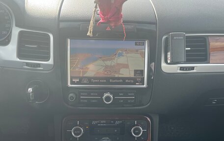 Volkswagen Touareg III, 2011 год, 2 260 000 рублей, 12 фотография