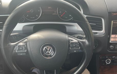 Volkswagen Touareg III, 2011 год, 2 260 000 рублей, 16 фотография