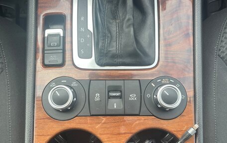 Volkswagen Touareg III, 2011 год, 2 260 000 рублей, 13 фотография