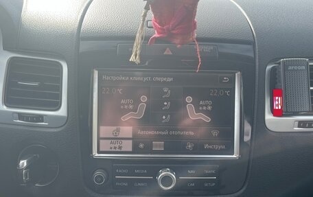 Volkswagen Touareg III, 2011 год, 2 260 000 рублей, 15 фотография