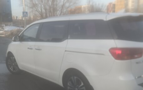 KIA Carnival III, 2018 год, 2 600 000 рублей, 11 фотография