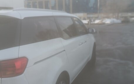 KIA Carnival III, 2018 год, 2 600 000 рублей, 10 фотография