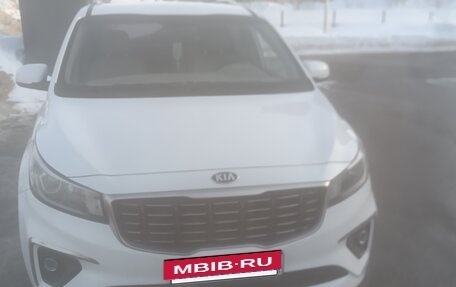 KIA Carnival III, 2018 год, 2 600 000 рублей, 12 фотография
