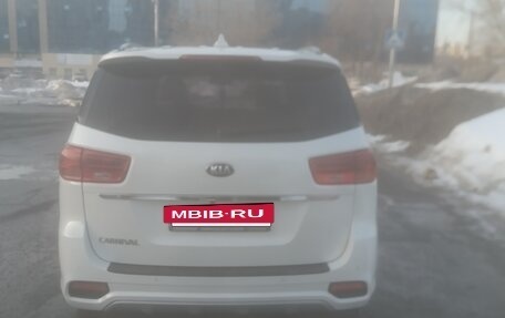 KIA Carnival III, 2018 год, 2 600 000 рублей, 13 фотография