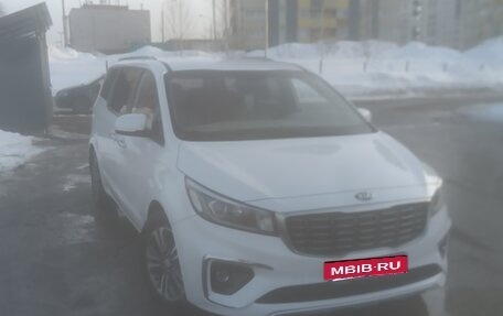 KIA Carnival III, 2018 год, 2 600 000 рублей, 9 фотография