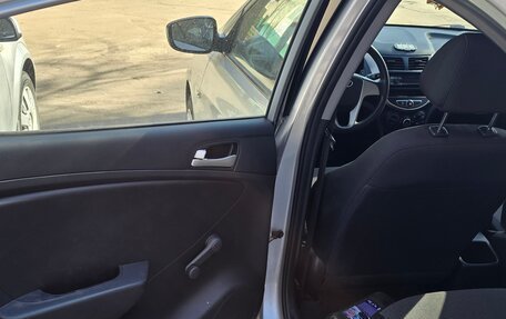 Hyundai Solaris II рестайлинг, 2013 год, 7 фотография