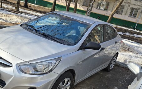 Hyundai Solaris II рестайлинг, 2013 год, 15 фотография