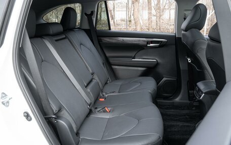 Toyota Highlander, 2025 год, 5 950 000 рублей, 15 фотография