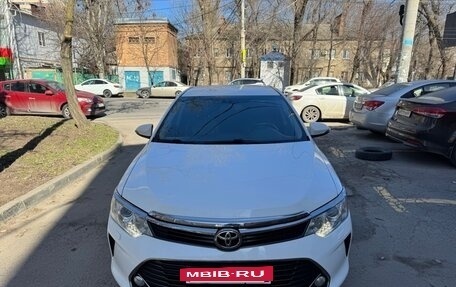 Toyota Camry, 2017 год, 1 890 000 рублей, 2 фотография