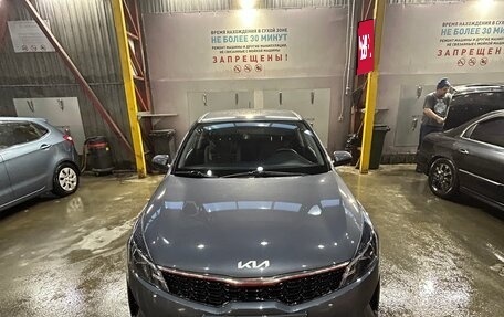 KIA Rio IV, 2021 год, 1 650 000 рублей, 1 фотография
