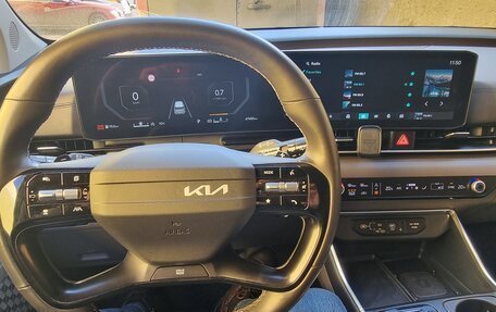 KIA Carnival, 2024 год, 5 550 000 рублей, 31 фотография