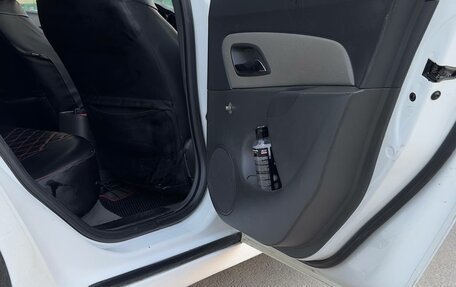 Chevrolet Cruze II, 2010 год, 780 000 рублей, 8 фотография