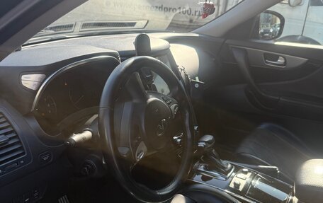 Infiniti QX70, 2014 год, 2 100 000 рублей, 10 фотография