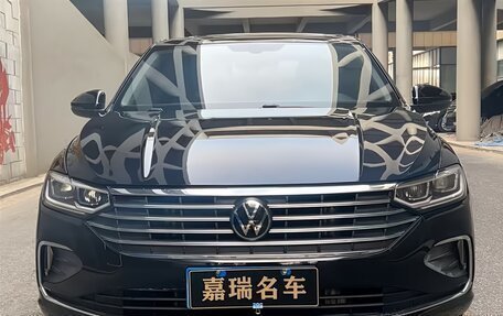 Volkswagen Lavida, 2023 год, 1 600 000 рублей, 2 фотография